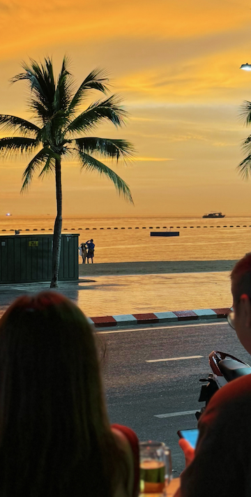 The beach at sunset from Green Tree